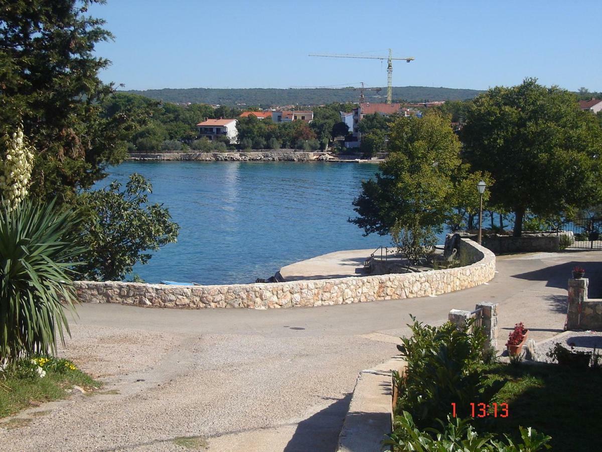 Vila Kraljica Malinska Exterior foto